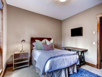 Rent this Five Bedroom a Great Lodge Home